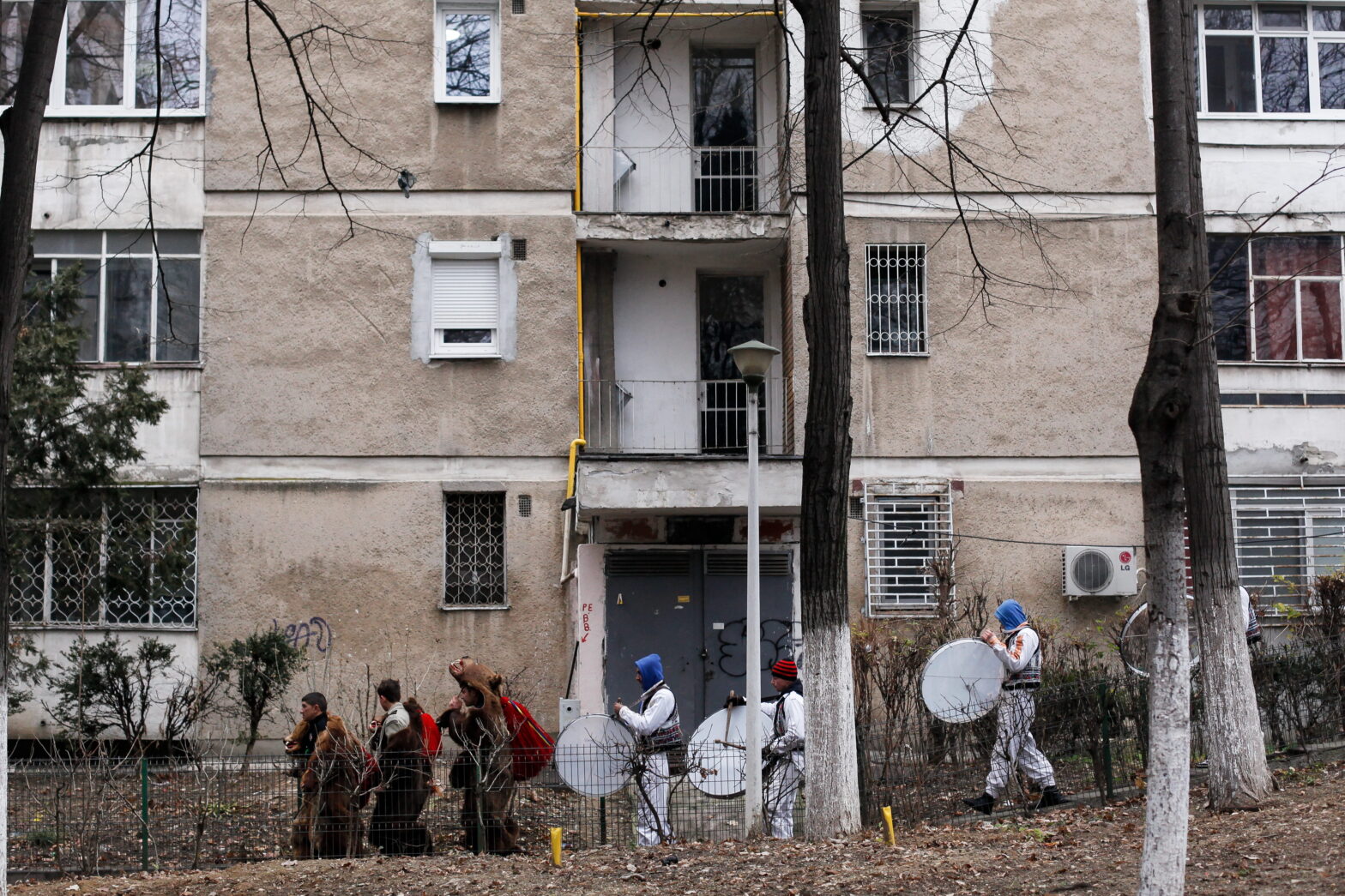 craciun bloc sarbatori revelion