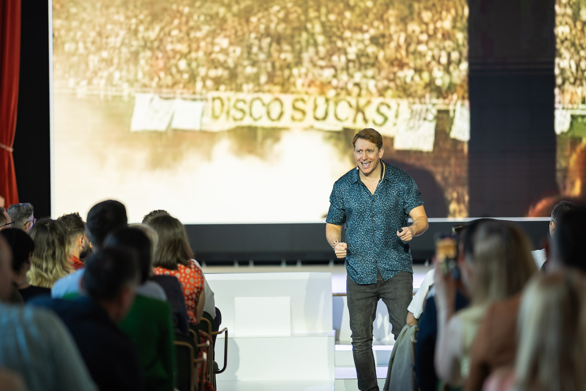 Mark Adams, marketing, digital, vedete