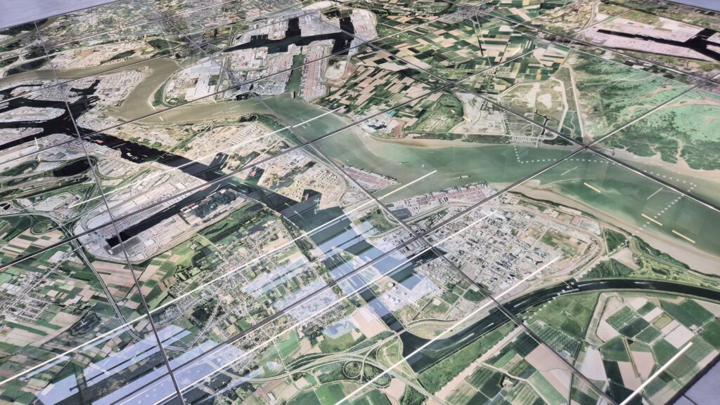Vedere aeriană a Portului Anvers (Antwerpen). Foto: Panorama
